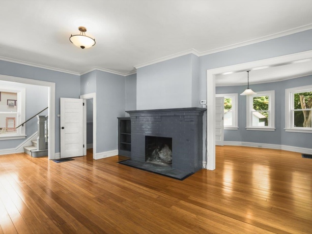 443 Hinkley Ave, ROCKFORD, Illinois 61101, 4 Bedrooms Bedrooms, ,1 BathroomBathrooms,House,For Sale,Hinkley Ave,202604413