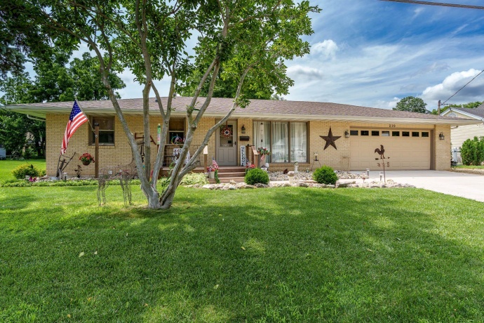 210 CENTER, ROCKTON, Illinois 61072, 2 Bedrooms Bedrooms, ,2 BathroomsBathrooms,House,For Sale,CENTER,202604207