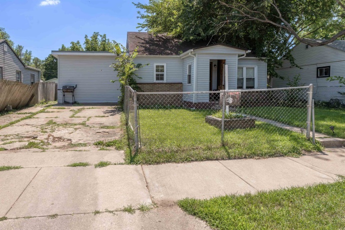 3518 Blackstone, ROCKFORD, Illinois 61101, 2 Bedrooms Bedrooms, ,2 BathroomsBathrooms,House,For Sale,Blackstone,202604417