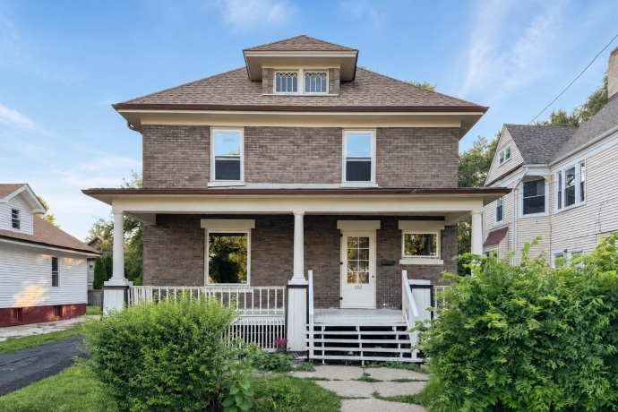 703 3rd, ROCKFORD, Illinois 61104, 4 Bedrooms Bedrooms, ,2 BathroomsBathrooms,House,For Sale,3rd,202604420