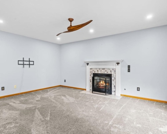 1017 Northwestern, DAVIS JUNCTION, Illinois 61020, 4 Bedrooms Bedrooms, ,2 BathroomsBathrooms,House,For Sale,Northwestern,202604068