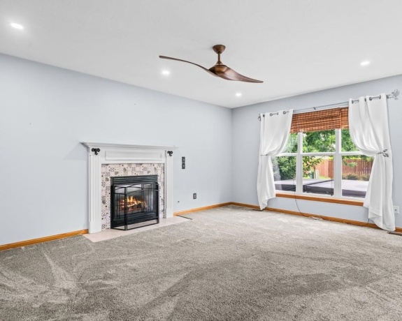 1017 Northwestern, DAVIS JUNCTION, Illinois 61020, 4 Bedrooms Bedrooms, ,2 BathroomsBathrooms,House,For Sale,Northwestern,202604068