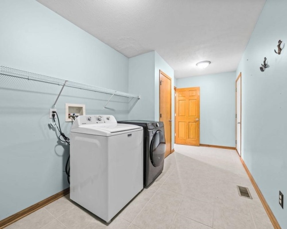 1017 Northwestern, DAVIS JUNCTION, Illinois 61020, 4 Bedrooms Bedrooms, ,2 BathroomsBathrooms,House,For Sale,Northwestern,202604068