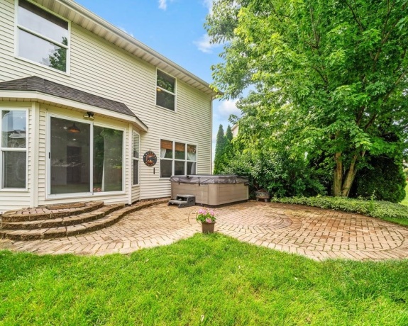 1017 Northwestern, DAVIS JUNCTION, Illinois 61020, 4 Bedrooms Bedrooms, ,2 BathroomsBathrooms,House,For Sale,Northwestern,202604068