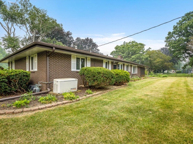 4245 Lehighton Downs, ROCKFORD, Illinois 61101, 3 Bedrooms Bedrooms, ,2 BathroomsBathrooms,House,For Sale,Lehighton Downs,202604430