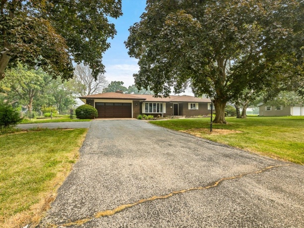 4245 Lehighton Downs, ROCKFORD, Illinois 61101, 3 Bedrooms Bedrooms, ,2 BathroomsBathrooms,House,For Sale,Lehighton Downs,202604430