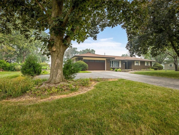 4245 Lehighton Downs, ROCKFORD, Illinois 61101, 3 Bedrooms Bedrooms, ,2 BathroomsBathrooms,House,For Sale,Lehighton Downs,202604430