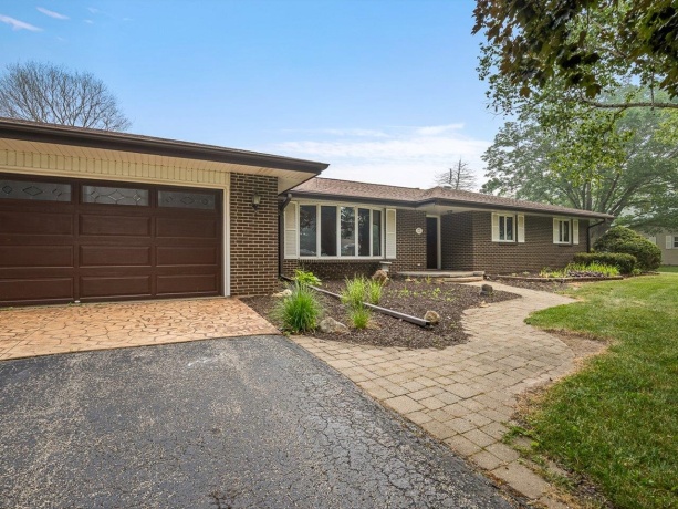 4245 Lehighton Downs, ROCKFORD, Illinois 61101, 3 Bedrooms Bedrooms, ,2 BathroomsBathrooms,House,For Sale,Lehighton Downs,202604430