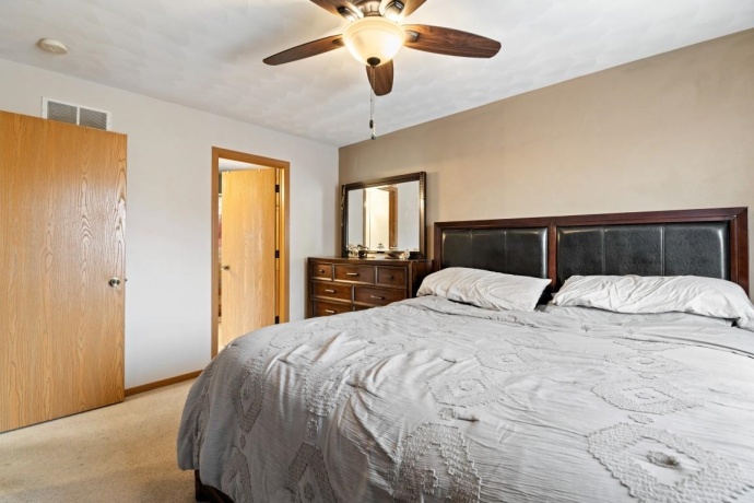3833 DUNBURY, ROCKFORD, Illinois 61101, 4 Bedrooms Bedrooms, ,2 BathroomsBathrooms,House,For Sale,DUNBURY,202604431