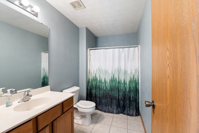 3833 DUNBURY, ROCKFORD, Illinois 61101, 4 Bedrooms Bedrooms, ,2 BathroomsBathrooms,House,For Sale,DUNBURY,202604431