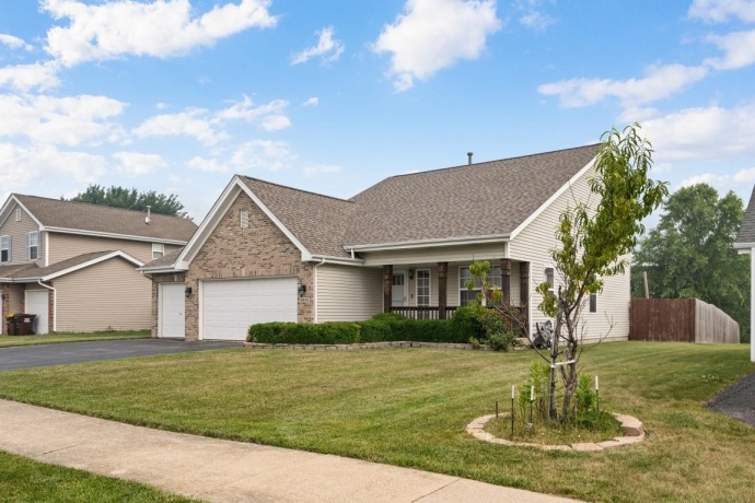 3833 DUNBURY, ROCKFORD, Illinois 61101, 4 Bedrooms Bedrooms, ,2 BathroomsBathrooms,House,For Sale,DUNBURY,202604431
