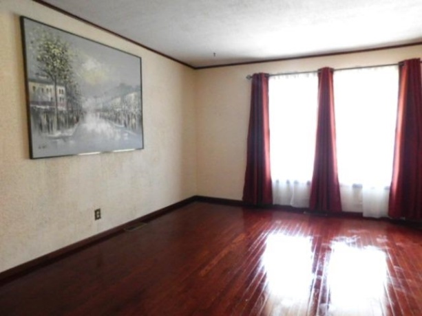 113 Queensbury Place NE, POPLAR GROVE, Illinois 60165, 3 Bedrooms Bedrooms, ,2 BathroomsBathrooms,House,For Sale,Queensbury Place NE,202604438