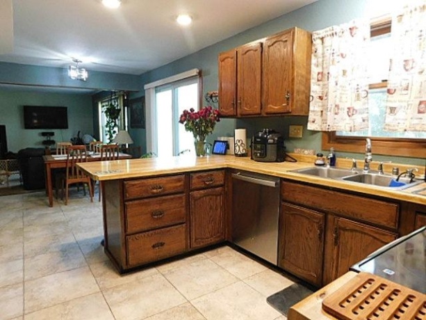 113 Queensbury Place NE, POPLAR GROVE, Illinois 60165, 3 Bedrooms Bedrooms, ,2 BathroomsBathrooms,House,For Sale,Queensbury Place NE,202604438