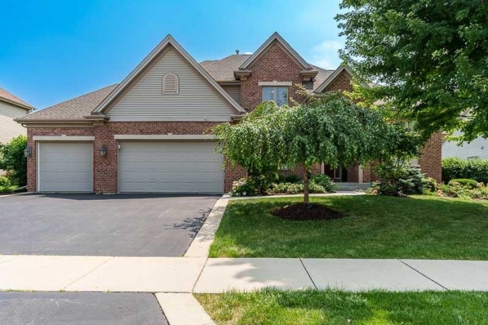 1695 DIVINE, ROCKFORD, Illinois 61107, 5 Bedrooms Bedrooms, ,3 BathroomsBathrooms,House,For Sale,DIVINE,202604446