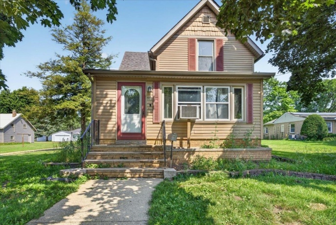 516 River, BELVIDERE, Illinois 61008, 3 Bedrooms Bedrooms, ,1 BathroomBathrooms,House,For Sale,River,202604450
