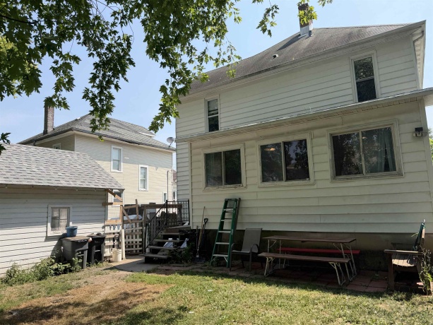 1124 State, FREEPORT, Illinois 61032, 4 Bedrooms Bedrooms, ,2 BathroomsBathrooms,House,For Sale,State,202604452