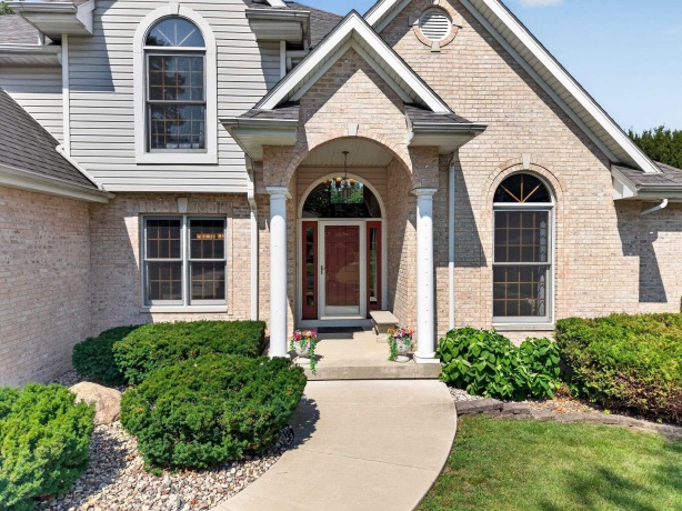 2841 Emerald, OTTAWA, Illinois 61350, 4 Bedrooms Bedrooms, ,2 BathroomsBathrooms,House,For Sale,Emerald,202604458