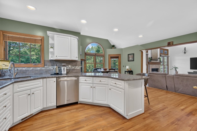 2841 Emerald, OTTAWA, Illinois 61350, 4 Bedrooms Bedrooms, ,2 BathroomsBathrooms,House,For Sale,Emerald,202604458