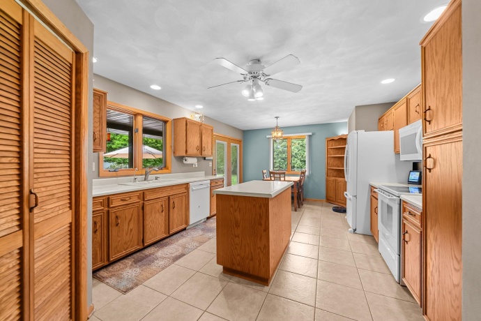 14624 Joseph, SOUTH BELOIT, Illinois 61080, 3 Bedrooms Bedrooms, ,2 BathroomsBathrooms,House,For Sale,Joseph,202604459