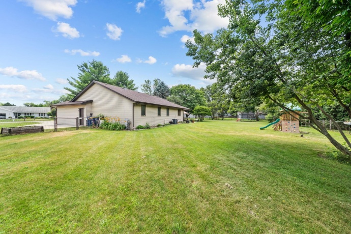 14624 Joseph, SOUTH BELOIT, Illinois 61080, 3 Bedrooms Bedrooms, ,2 BathroomsBathrooms,House,For Sale,Joseph,202604459