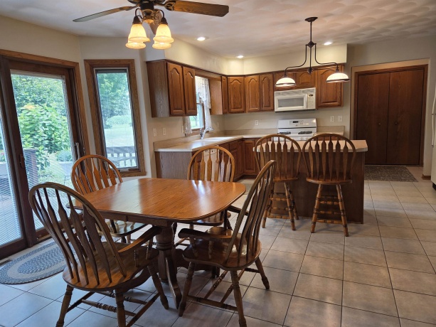 6628 Lindbloom, CHERRY VALLEY, Illinois 61016, 4 Bedrooms Bedrooms, ,2 BathroomsBathrooms,House,For Sale,Lindbloom,202604460