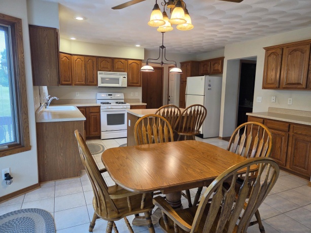 6628 Lindbloom, CHERRY VALLEY, Illinois 61016, 4 Bedrooms Bedrooms, ,2 BathroomsBathrooms,House,For Sale,Lindbloom,202604460