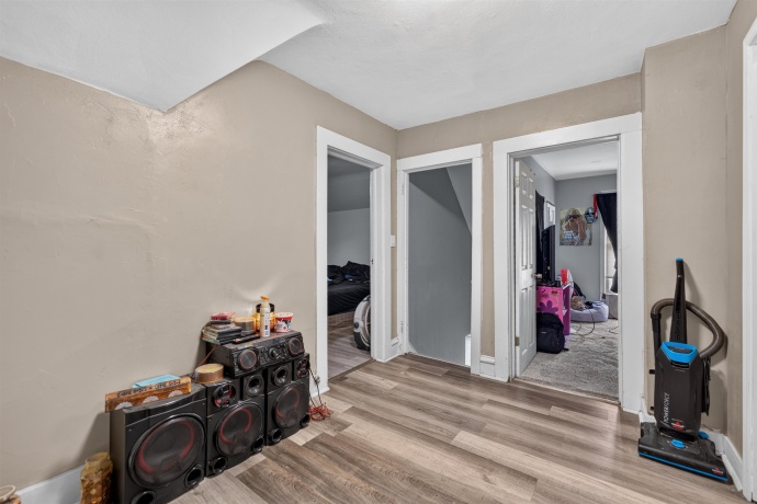 615 15th, ROCKFORD, Illinois 61104, 2 Bedrooms Bedrooms, ,1 BathroomBathrooms,House,For Sale,15th,202604468