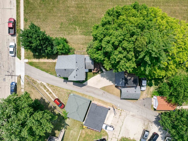 615 15th, ROCKFORD, Illinois 61104, 2 Bedrooms Bedrooms, ,1 BathroomBathrooms,House,For Sale,15th,202604468