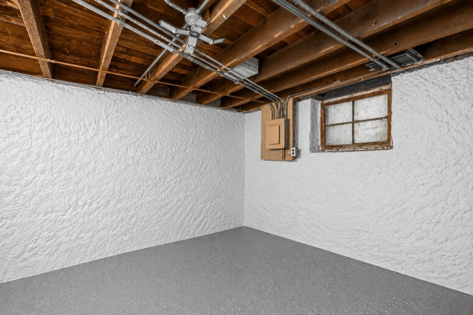 615 15th, ROCKFORD, Illinois 61104, 2 Bedrooms Bedrooms, ,1 BathroomBathrooms,House,For Sale,15th,202604468