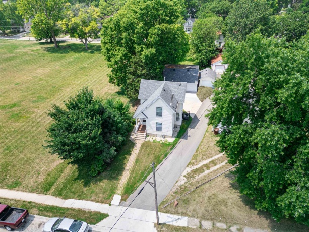 615 15th, ROCKFORD, Illinois 61104, 2 Bedrooms Bedrooms, ,1 BathroomBathrooms,House,For Sale,15th,202604468