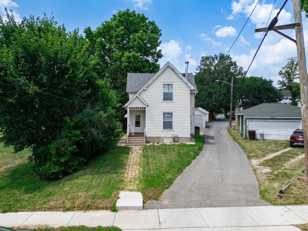 615 15th, ROCKFORD, Illinois 61104, 2 Bedrooms Bedrooms, ,1 BathroomBathrooms,House,For Sale,15th,202604468