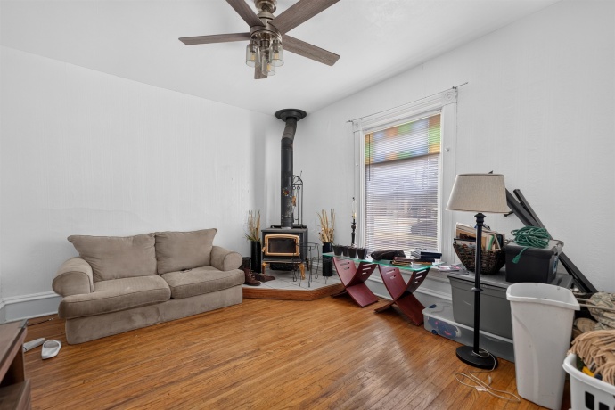 615 15th, ROCKFORD, Illinois 61104, 2 Bedrooms Bedrooms, ,1 BathroomBathrooms,House,For Sale,15th,202604468