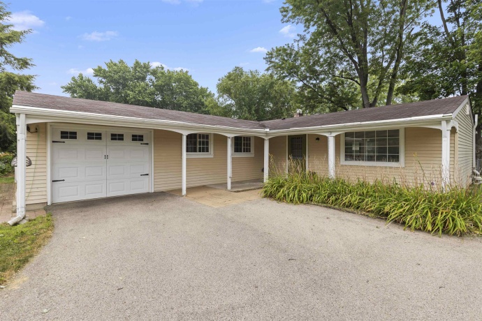1403 COMANCHE, ROCKFORD, Illinois 61107, 3 Bedrooms Bedrooms, ,2 BathroomsBathrooms,House,For Sale,COMANCHE,202604469