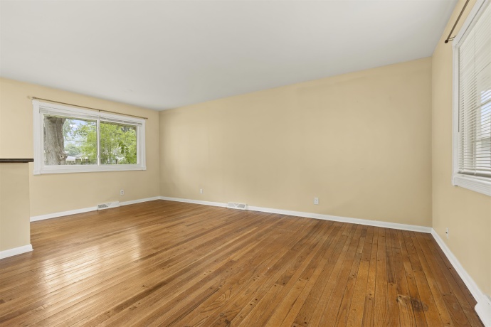 1403 COMANCHE, ROCKFORD, Illinois 61107, 3 Bedrooms Bedrooms, ,2 BathroomsBathrooms,House,For Sale,COMANCHE,202604469