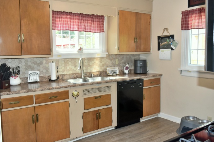 1916 Melrose, ROCKFORD, Illinois 61103, 3 Bedrooms Bedrooms, ,1 BathroomBathrooms,House,For Sale,Melrose,202604472