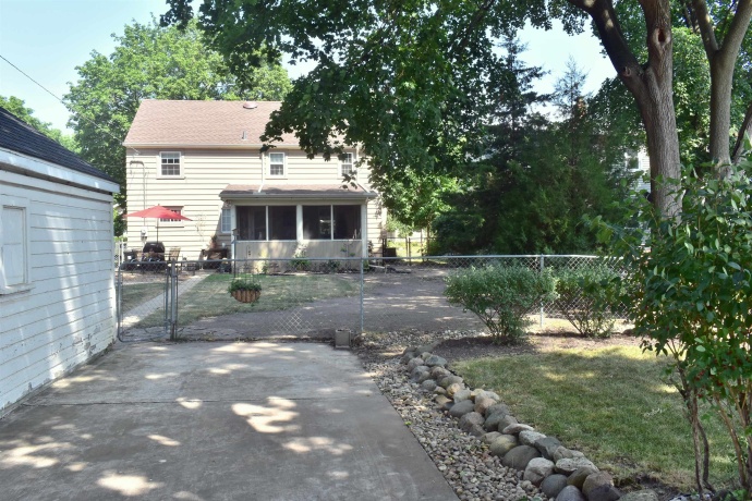 1916 Melrose, ROCKFORD, Illinois 61103, 3 Bedrooms Bedrooms, ,1 BathroomBathrooms,House,For Sale,Melrose,202604472