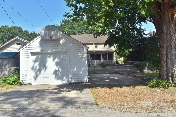 1916 Melrose, ROCKFORD, Illinois 61103, 3 Bedrooms Bedrooms, ,1 BathroomBathrooms,House,For Sale,Melrose,202604472