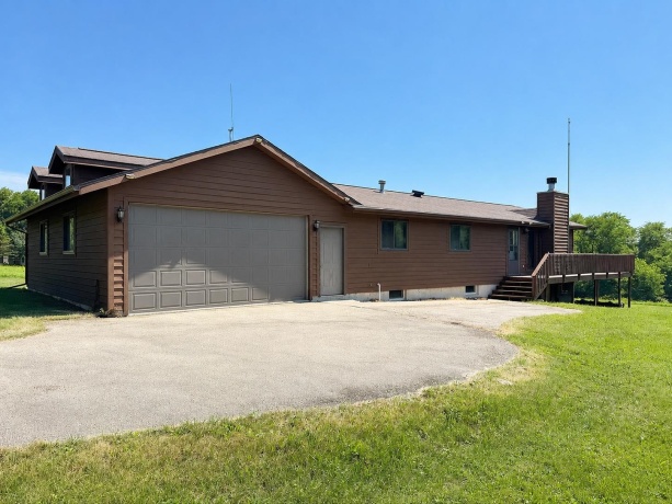 19-28 Hidden Valley, LAKE CARROLL, Illinois 61046, 3 Bedrooms Bedrooms, ,2 BathroomsBathrooms,House,For Sale,Hidden Valley,202604475