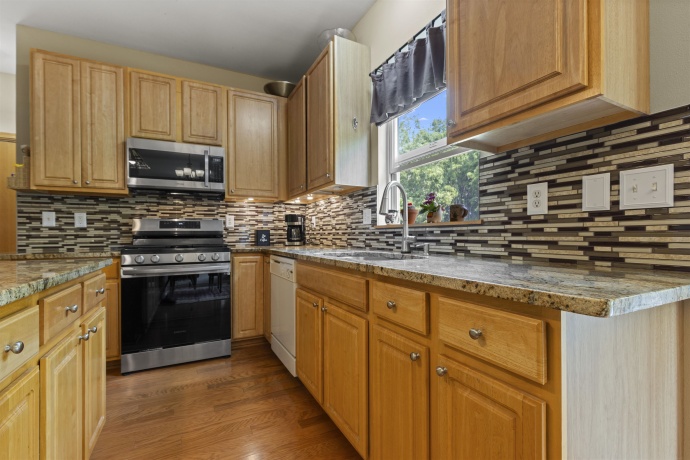 706 Hampton, LOVES PARK, Illinois 61111, 4 Bedrooms Bedrooms, ,2 BathroomsBathrooms,House,For Sale,Hampton,202604479