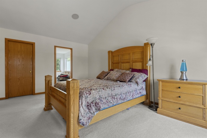 706 Hampton, LOVES PARK, Illinois 61111, 4 Bedrooms Bedrooms, ,2 BathroomsBathrooms,House,For Sale,Hampton,202604479