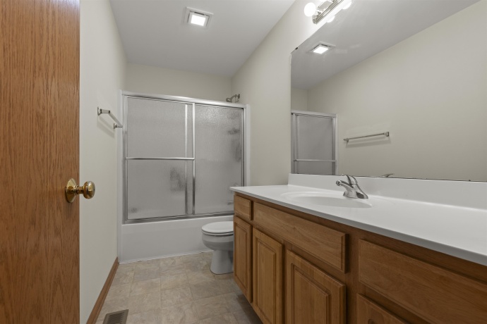 706 Hampton, LOVES PARK, Illinois 61111, 4 Bedrooms Bedrooms, ,2 BathroomsBathrooms,House,For Sale,Hampton,202604479