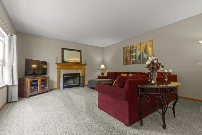 706 Hampton, LOVES PARK, Illinois 61111, 4 Bedrooms Bedrooms, ,2 BathroomsBathrooms,House,For Sale,Hampton,202604479