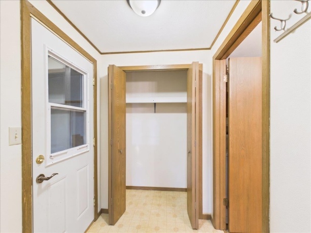 1114 Lynwood, FREEPORT, Illinois 61032, 3 Bedrooms Bedrooms, ,2 BathroomsBathrooms,House,For Sale,Lynwood,202604480