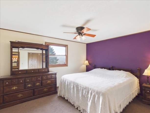 1114 Lynwood, FREEPORT, Illinois 61032, 3 Bedrooms Bedrooms, ,2 BathroomsBathrooms,House,For Sale,Lynwood,202604480