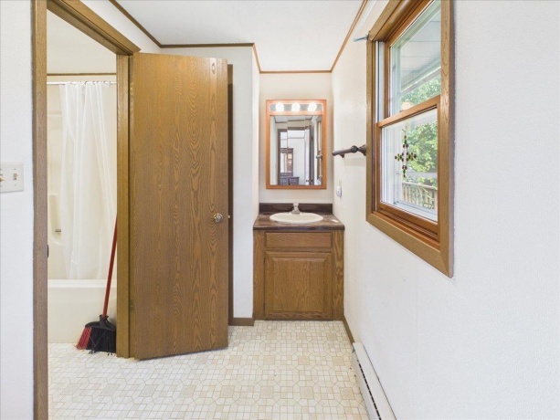 1114 Lynwood, FREEPORT, Illinois 61032, 3 Bedrooms Bedrooms, ,2 BathroomsBathrooms,House,For Sale,Lynwood,202604480