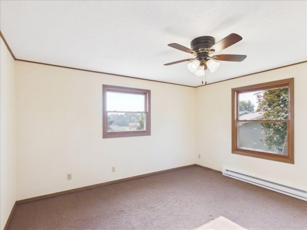1114 Lynwood, FREEPORT, Illinois 61032, 3 Bedrooms Bedrooms, ,2 BathroomsBathrooms,House,For Sale,Lynwood,202604480