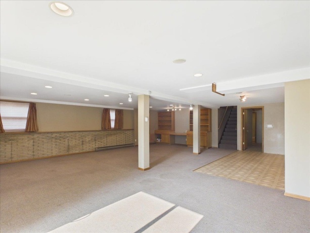 1114 Lynwood, FREEPORT, Illinois 61032, 3 Bedrooms Bedrooms, ,2 BathroomsBathrooms,House,For Sale,Lynwood,202604480