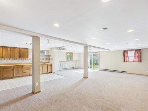 1114 Lynwood, FREEPORT, Illinois 61032, 3 Bedrooms Bedrooms, ,2 BathroomsBathrooms,House,For Sale,Lynwood,202604480