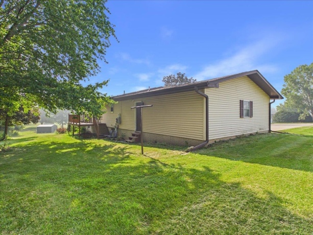 1114 Lynwood, FREEPORT, Illinois 61032, 3 Bedrooms Bedrooms, ,2 BathroomsBathrooms,House,For Sale,Lynwood,202604480