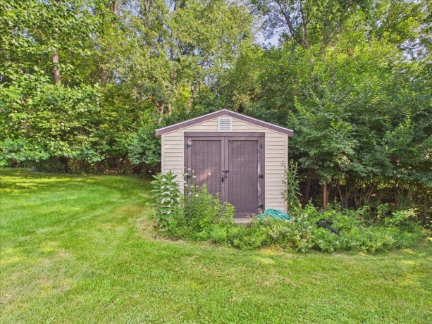 1114 Lynwood, FREEPORT, Illinois 61032, 3 Bedrooms Bedrooms, ,2 BathroomsBathrooms,House,For Sale,Lynwood,202604480
